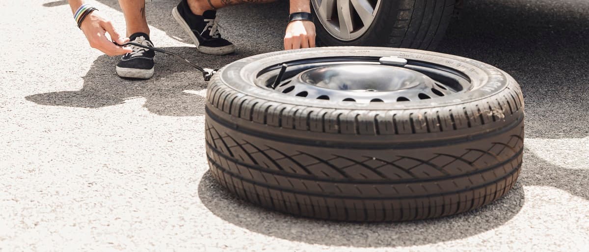 Como trocar o pneu do carro com segurança